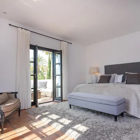 Luxury In Golden Mile