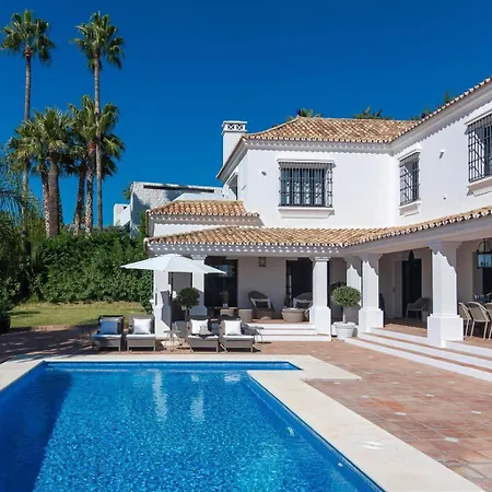 Luxury In Golden Mile Villa *