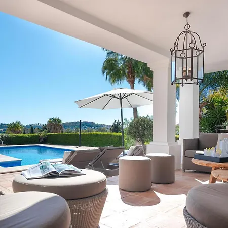Luxury In Golden Mile Villa *